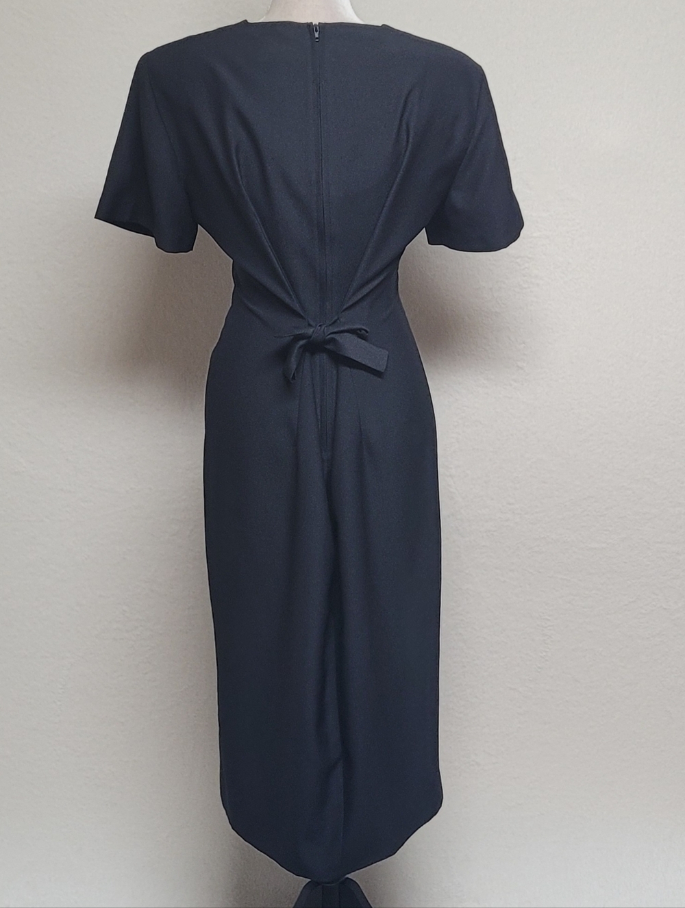 90s Vintage Miss Scarlett Black Satin Crepe Frog Clasp Closure Midi Wiggle Dress - Picture 8 of 11